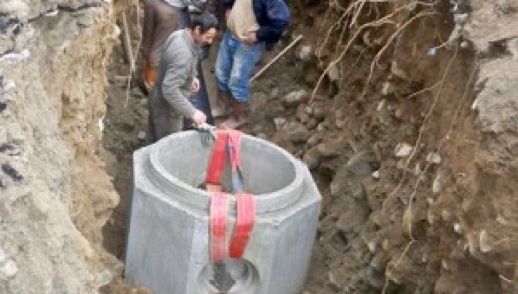 Yusufeli Belediyesi İnönü Caddesinin 30 Yıllık Kanalizasyon Hattını Yeniliyor
